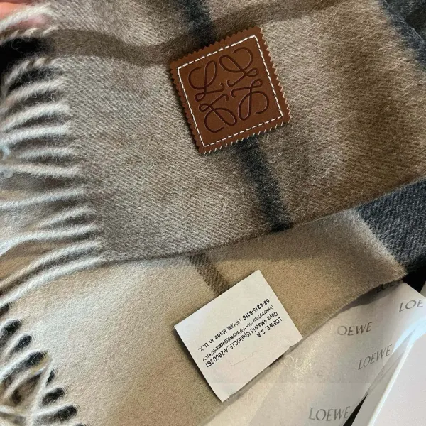 【LOEWE ロエベ】スカーフ 30*180CM 241207 【LOEWE ロエベ】スカーフ 30*180CM 241207