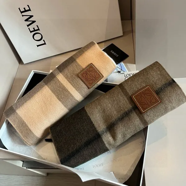 【LOEWE ロエベ】スカーフ 30*180CM 241207 【LOEWE ロエベ】スカーフ 30*180CM 241207