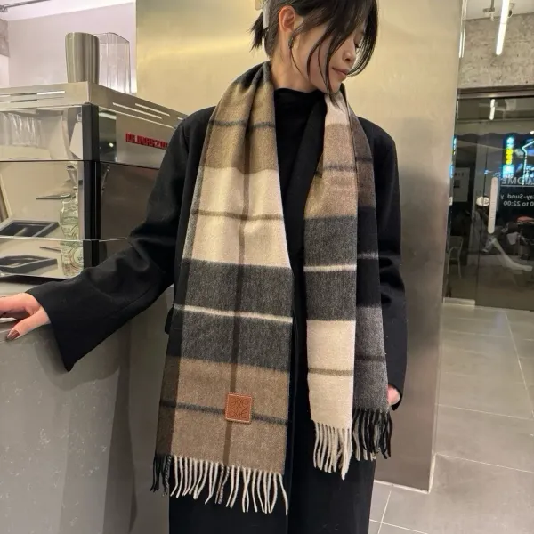 【LOEWE ロエベ】スカーフ 30*180CM 241207 【LOEWE ロエベ】スカーフ 30*180CM 241207