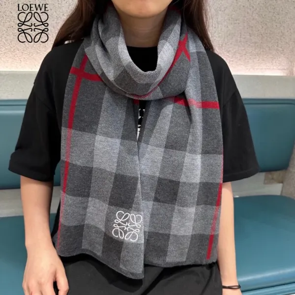 【LOEWE ロエベ】スカーフ 32*180CM 241207 【LOEWE ロエベ】スカーフ 32*180CM 241207