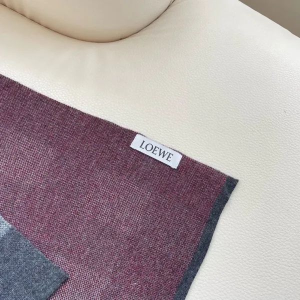 【LOEWE ロエベ】スカーフ 32*180CM 241207 【LOEWE ロエベ】スカーフ 32*180CM 241207