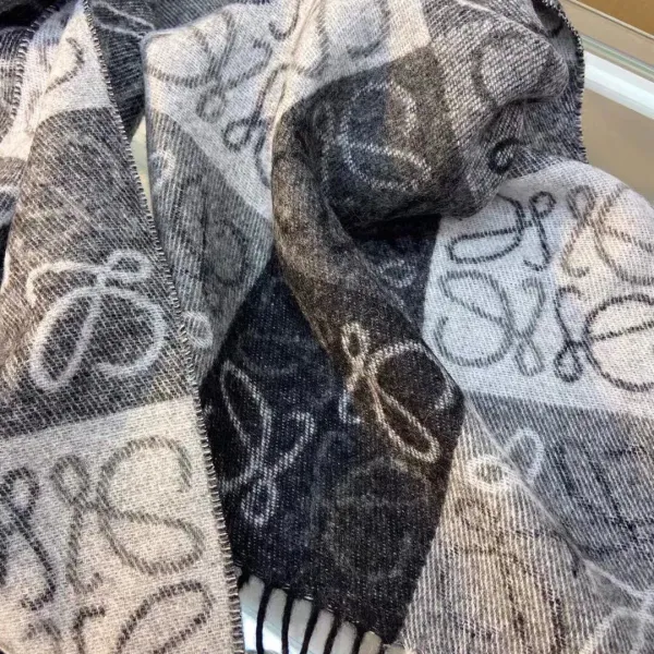 【LOEWE ロエベ】スカーフ40*200CM 241207 【LOEWE ロエベ】スカーフ40*200CM 241207