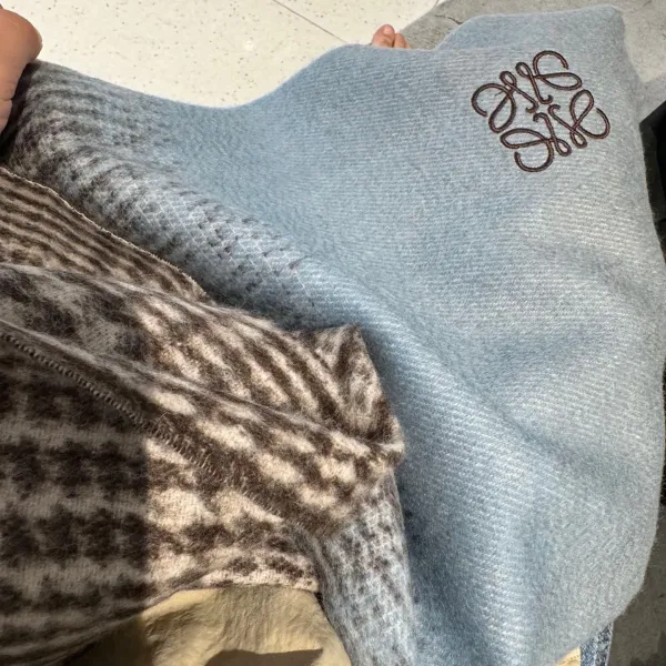 【LOEWE ロエベ】スカーフ 35*180CM 241207 【LOEWE ロエベ】スカーフ 35*180CM 241207