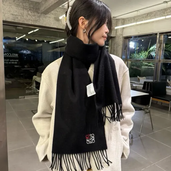 【LOEWE ロエベ】スカーフ 30*180CM 241207 【LOEWE ロエベ】スカーフ 30*180CM 241207