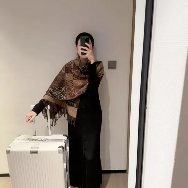 【LOEWE ロエベ】スカーフ 65*180CM 241109 【LOEWE ロエベ】スカーフ 65*180CM 241109