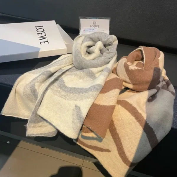 【LOEWE ロエベ】スカーフ 180*30CM 241109 【LOEWE ロエベ】スカーフ 180*30CM 241109