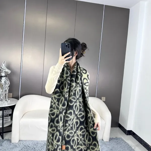 【LOEWE ロエベ】スカーフ 30*180CM 241109 【LOEWE ロエベ】スカーフ 30*180CM 241109