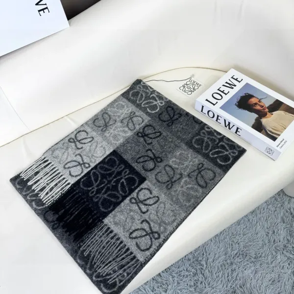 【LOEWE ロエベ】スカーフ40*200CM 241109 【LOEWE ロエベ】スカーフ40*200CM 241109