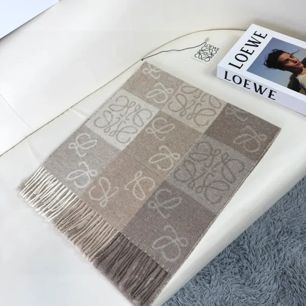 【LOEWE ロエベ】スカーフ40*200CM 241109 【LOEWE ロエベ】スカーフ40*200CM 241109