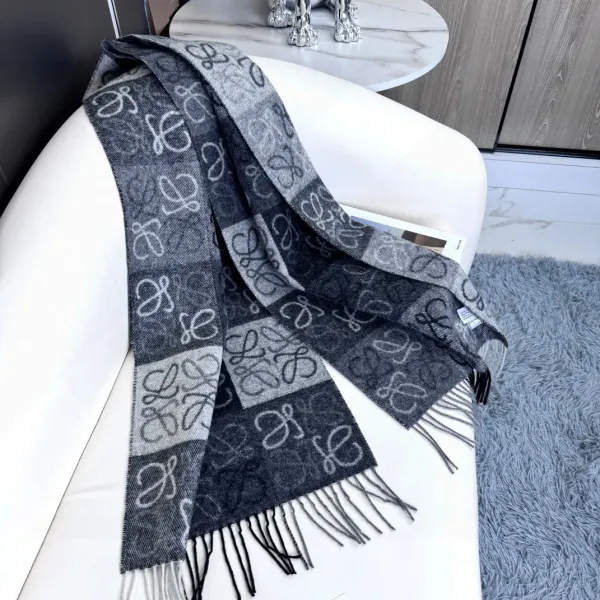【LOEWE ロエベ】スカーフ40*200CM 241109 【LOEWE ロエベ】スカーフ40*200CM 241109