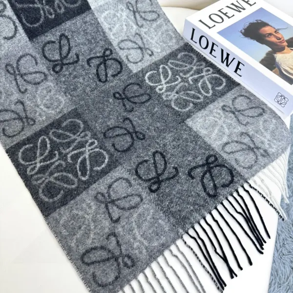 【LOEWE ロエベ】スカーフ40*200CM 241109 【LOEWE ロエベ】スカーフ40*200CM 241109