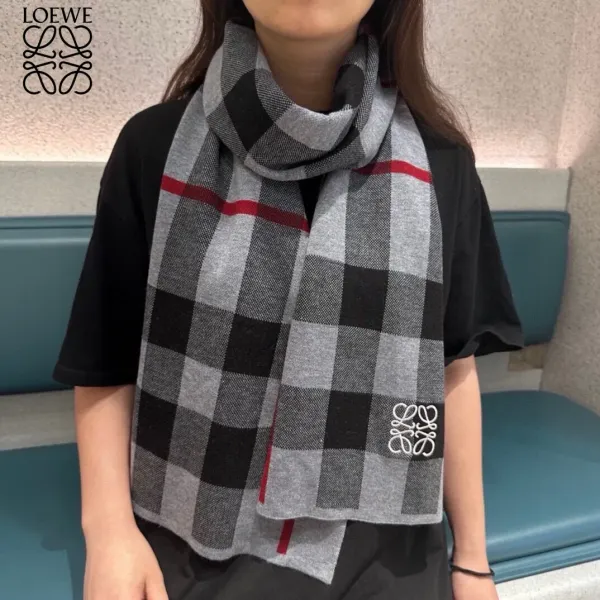 【LOEWE ロエベ】スカーフ32*180CM 241109 【LOEWE ロエベ】スカーフ32*180CM 241109