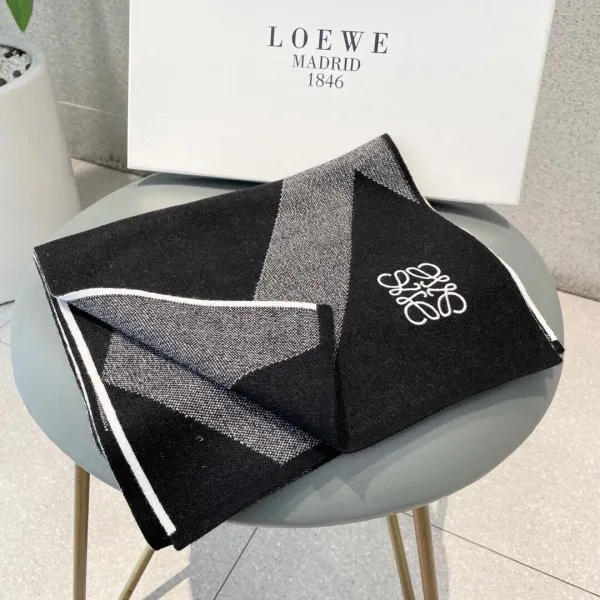 【LOEWE ロエベ】スカーフ32*180CM 241109 【LOEWE ロエベ】スカーフ32*180CM 241109