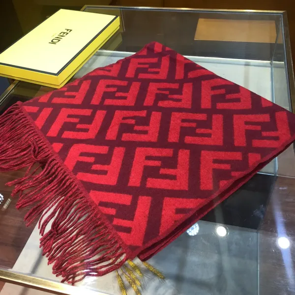 【FENDI  フェンディ】スカーフ 65*180CM   241207