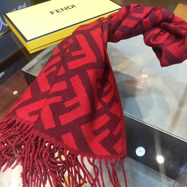 【FENDI  フェンディ】スカーフ 65*180CM   241207