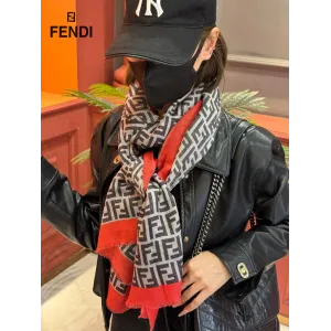 【FENDI  フェンディ】スカーフ 30*180CM   241207