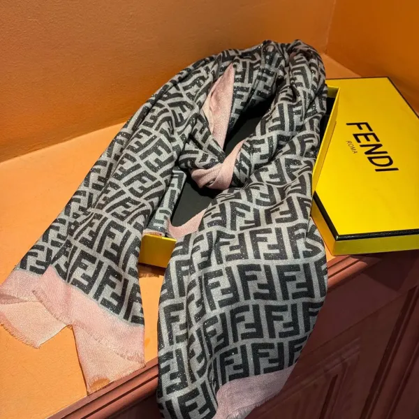 【FENDI フェンディ】スカーフ 30*180CM 241207 【FENDI フェンディ】スカーフ 30*180CM 241207