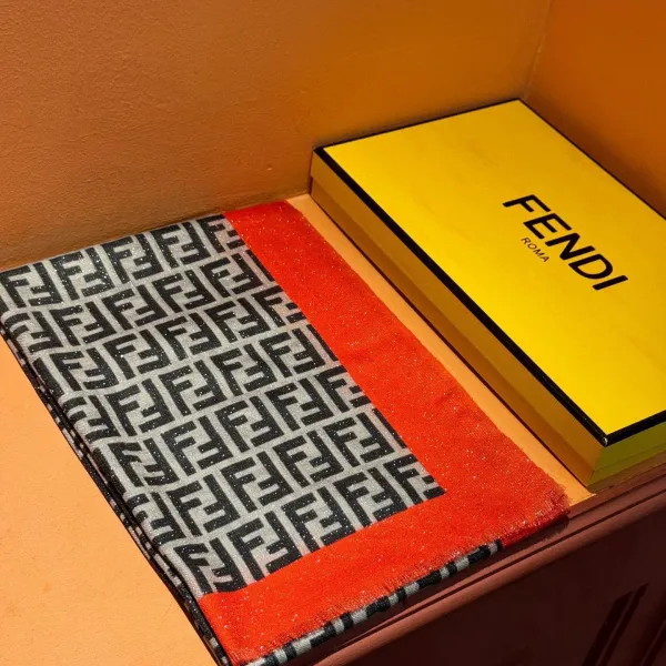 【FENDI フェンディ】スカーフ 30*180CM 241207 【FENDI フェンディ】スカーフ 30*180CM 241207
