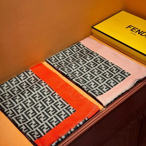 【FENDI フェンディ】スカーフ 30*180CM 241207 【FENDI フェンディ】スカーフ 30*180CM 241207