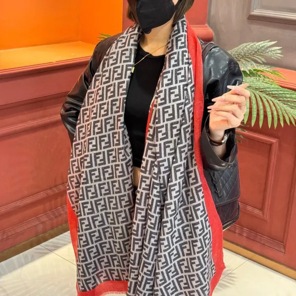 【FENDI フェンディ】スカーフ 30*180CM 241207 【FENDI フェンディ】スカーフ 30*180CM 241207