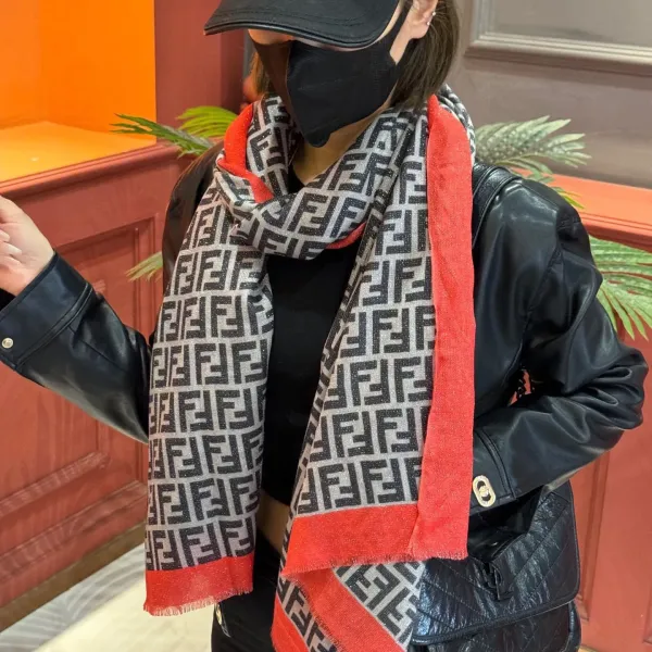 【FENDI フェンディ】スカーフ 30*180CM 241207 【FENDI フェンディ】スカーフ 30*180CM 241207
