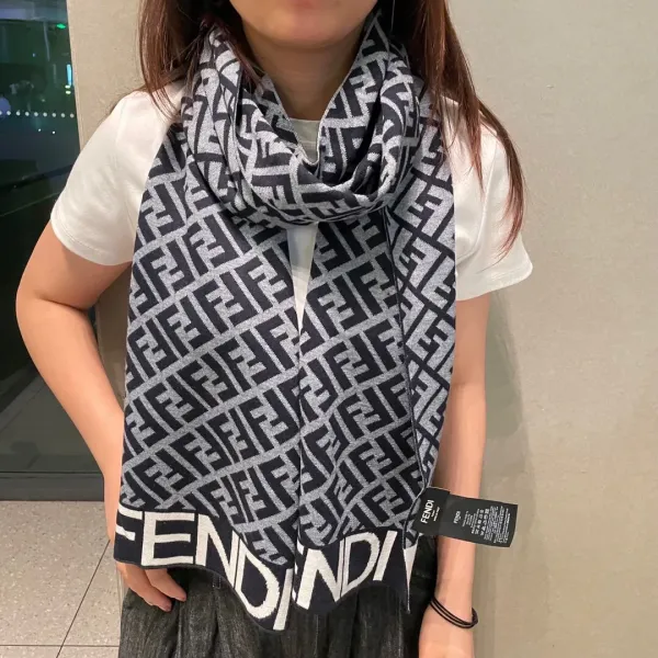 【FENDI フェンディ】スカーフ 32*200CM 241207 【FENDI フェンディ】スカーフ 32*200CM 241207