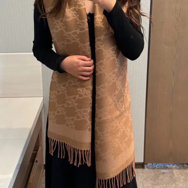 【FENDI フェンディ】スカーフ 35*215CM 241207 【FENDI フェンディ】スカーフ 35*215CM 241207