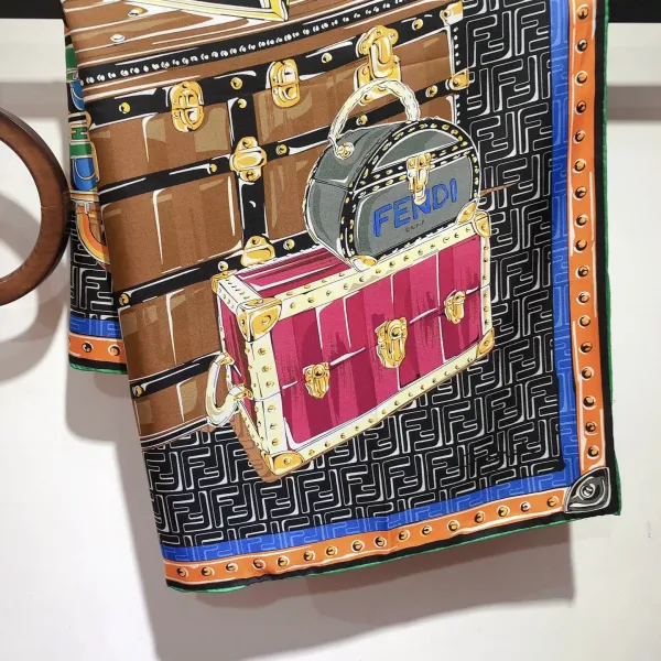 【FENDI フェンディ】スカーフ90*90CM 241109 【FENDI フェンディ】スカーフ90*90CM 241109