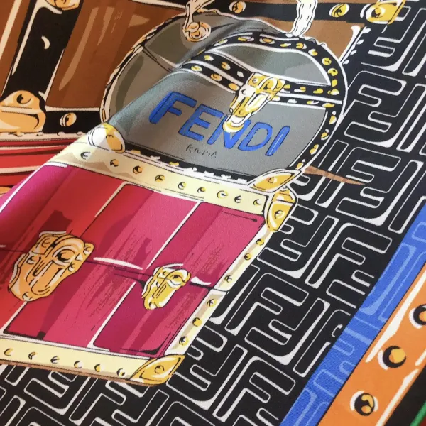 【FENDI フェンディ】スカーフ90*90CM 241109 【FENDI フェンディ】スカーフ90*90CM 241109