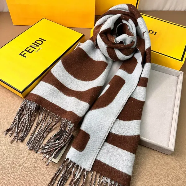 【FENDI  フェンディ】スカーフ30*180CM   241109
