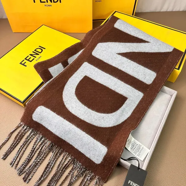 【FENDI  フェンディ】スカーフ30*180CM   241109