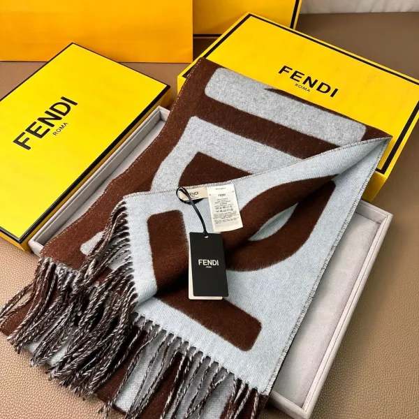 【FENDI  フェンディ】スカーフ30*180CM   241109