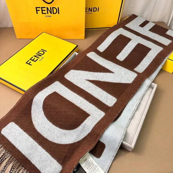 【FENDI  フェンディ】スカーフ30*180CM   241109