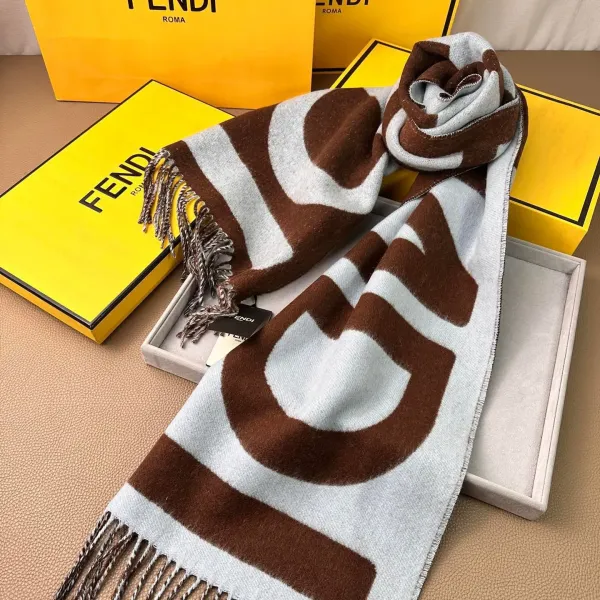 【FENDI  フェンディ】スカーフ30*180CM   241109