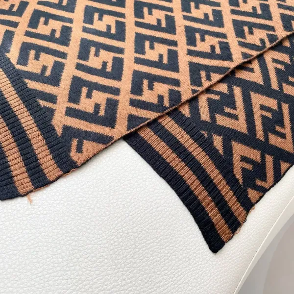 【FENDI フェンディ】スカーフ36*180CM 241109 【FENDI フェンディ】スカーフ36*180CM 241109