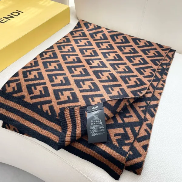 【FENDI フェンディ】スカーフ36*180CM 241109 【FENDI フェンディ】スカーフ36*180CM 241109