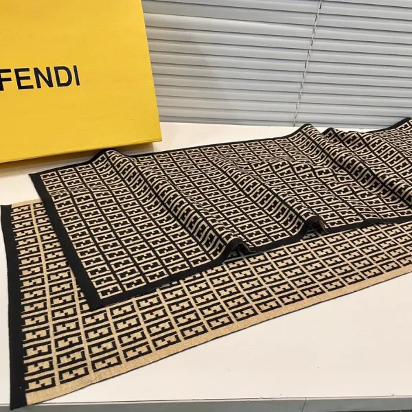 【FENDI フェンディ】スカーフ32*200CM 241109 【FENDI フェンディ】スカーフ32*200CM 241109