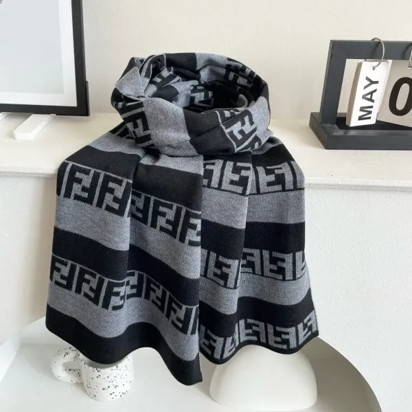 【FENDI  フェンディ】スカーフ32*180CM   241109