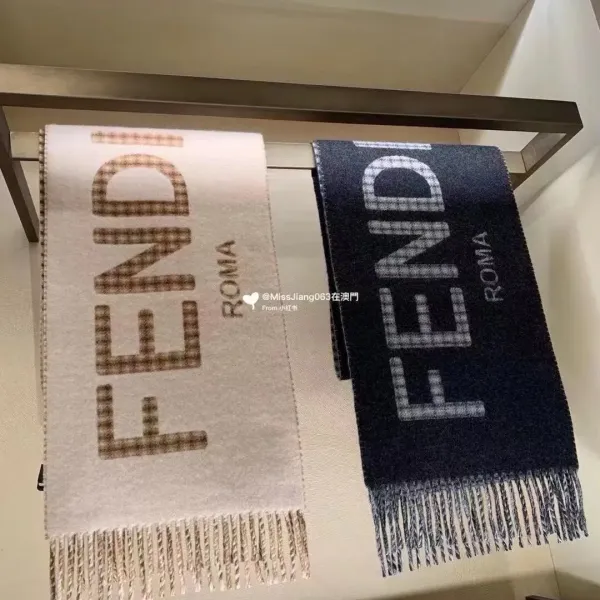 【FENDI  フェンディ】スカーフ30*180CM   241109