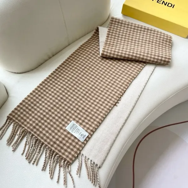 【FENDI  フェンディ】スカーフ30*180CM   241109