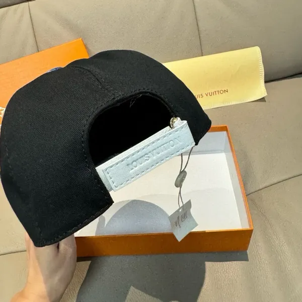 LV 【LOUIS VUITTON  ルイヴィトン】【数量限定】 野球帽 / ハット 241011