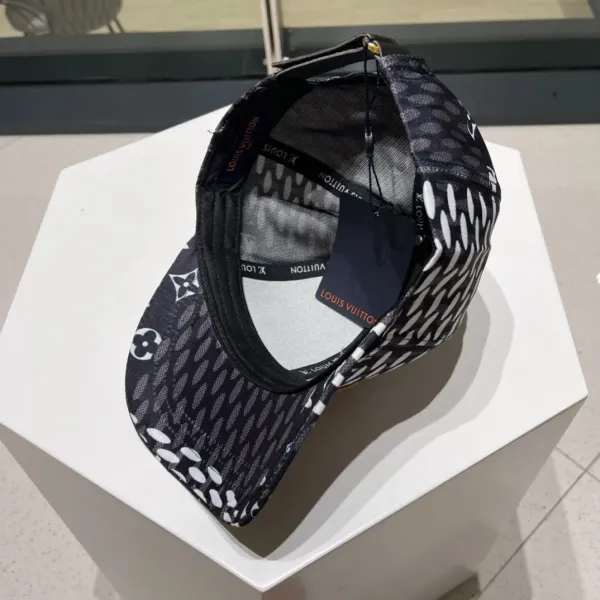 LV 【LOUIS VUITTON  ルイヴィトン】【数量限定】 野球帽 / ハット 241011