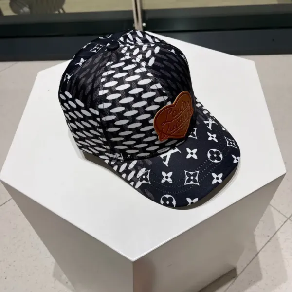 LV 【LOUIS VUITTON  ルイヴィトン】【数量限定】 野球帽 / ハット 241011