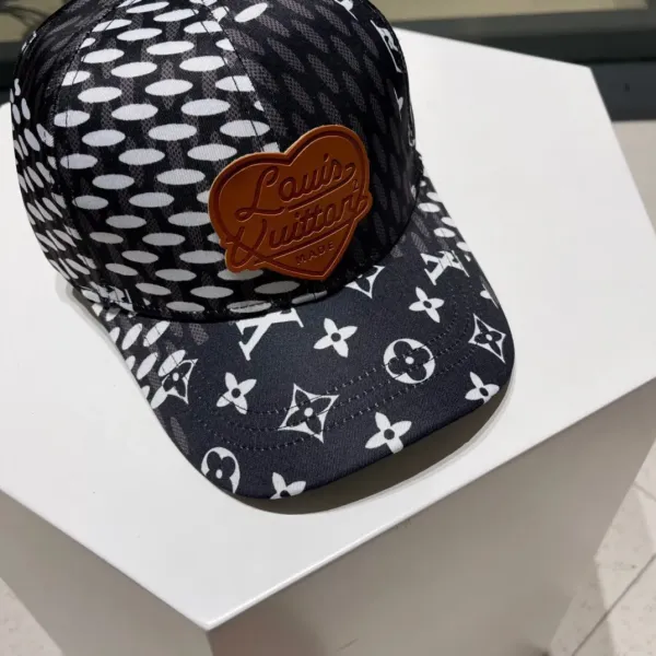 LV 【LOUIS VUITTON  ルイヴィトン】【数量限定】 野球帽 / ハット 241011