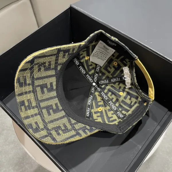 【FENDI  フェンディ】【数量限定】 野球帽 / ハット