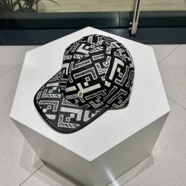 【FENDI  フェンディ】【数量限定】 野球帽 / ハット