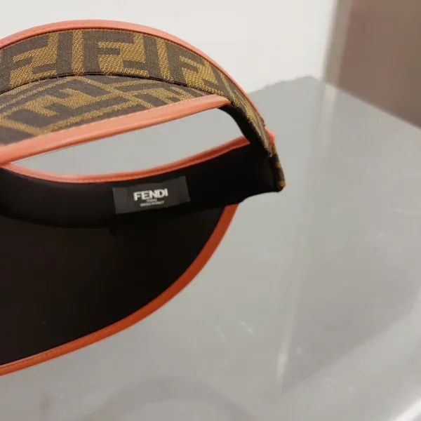 【FENDI  フェンディ】【数量限定】空のシルクハット