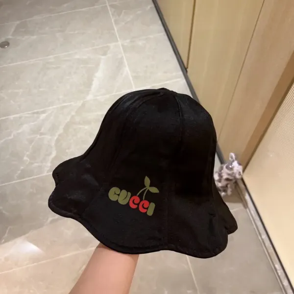 GUCCI(グッチ)フィッシャーマンズハット  241126