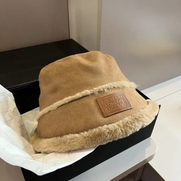 BURBERRY(バーバリー)フィッシャーマンズハット  241011