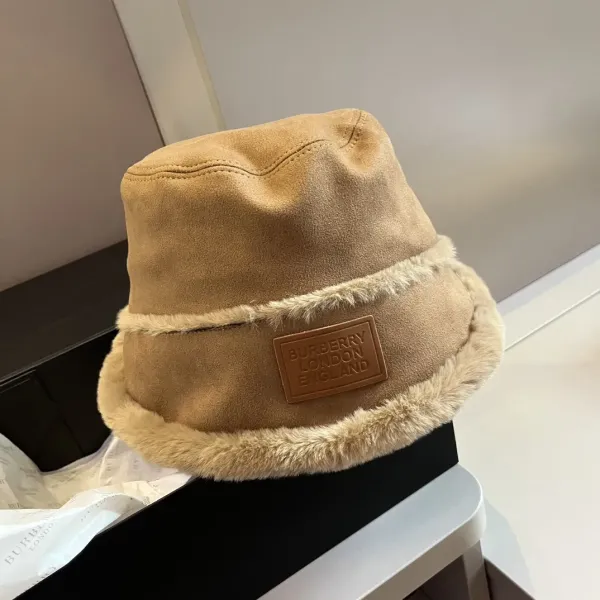 BURBERRY(バーバリー)フィッシャーマンズハット  241011